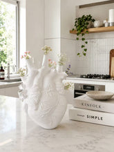 Load image into Gallery viewer, HEART BLOOM VASE
