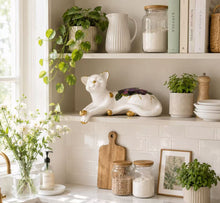 Load image into Gallery viewer, FLORAL RESTING CAT
